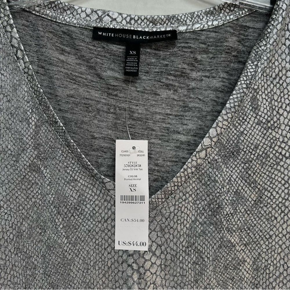 White House Black‎ Market NWT Silver Jersey SA V-Neck Tee Shirt Animal Print XS - Picture 3 of 5